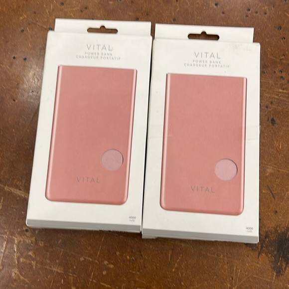 DUSTY PINK Vital 4000mAh Super Slim Power Bank - Picture 2 of 3